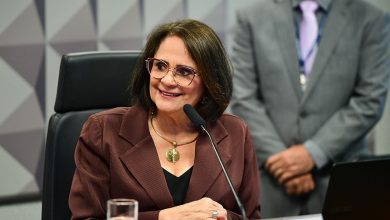 INSS: Damares Alves comemora vitória histórica com a proibição dos descontos associativos em aposentadorias e pensões