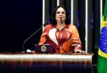 Damares Alves Reage com Força à Prisão de Bolsonaro e Redireciona Debates ao Banco Master, Elevando a Pressão Política no Senado e no Cenário Nacional