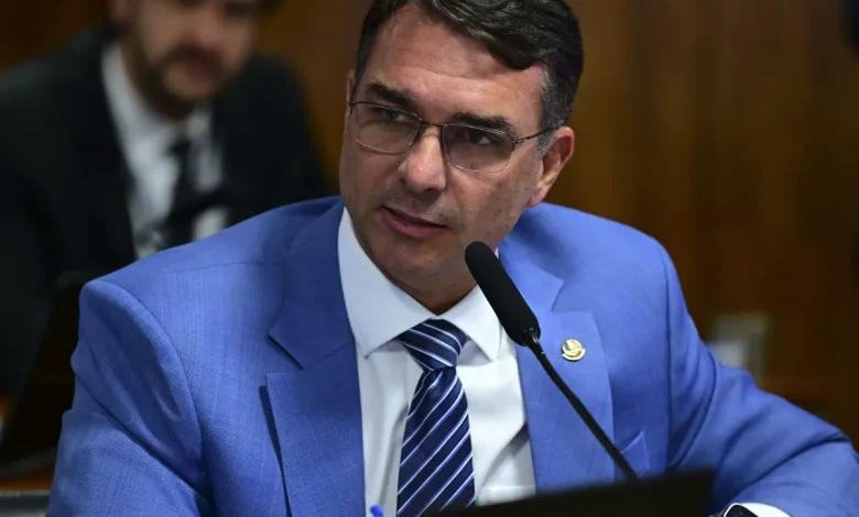 Flávio Bolsonaro Antecipou a Pré-Candidatura e Já Pensa em Desistir: Entenda a Reviravolta Política