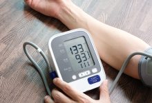 Medir a pressão em casa é um gesto simples que salva vidas