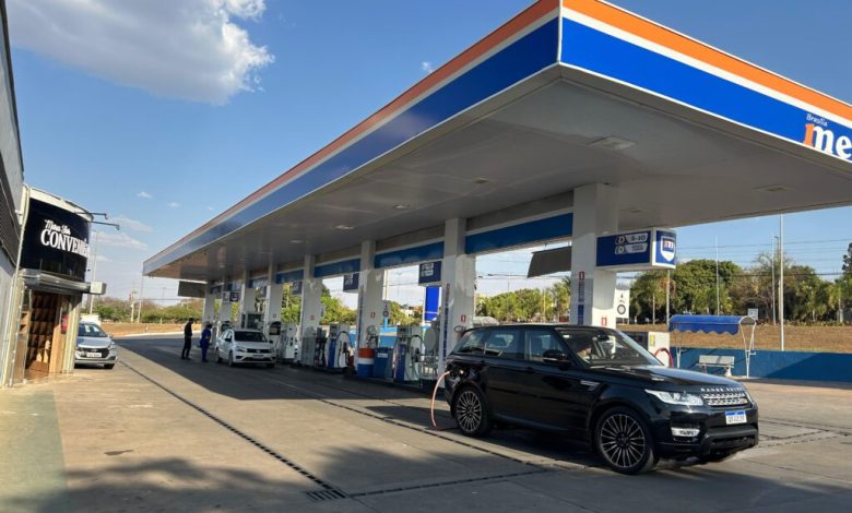 Gasolina, diesel e gás de cozinha mais caros em 2026: reajustes impactam o bolso dos brasileiro