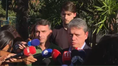 Tarcísio reafirma lealdade à família Bolsonaro e confirma candidatura à reeleição em São Paulo