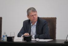 Tarcísio se reúne com ministros do STF enquanto Bolsonaro tenta prisão domiciliar
